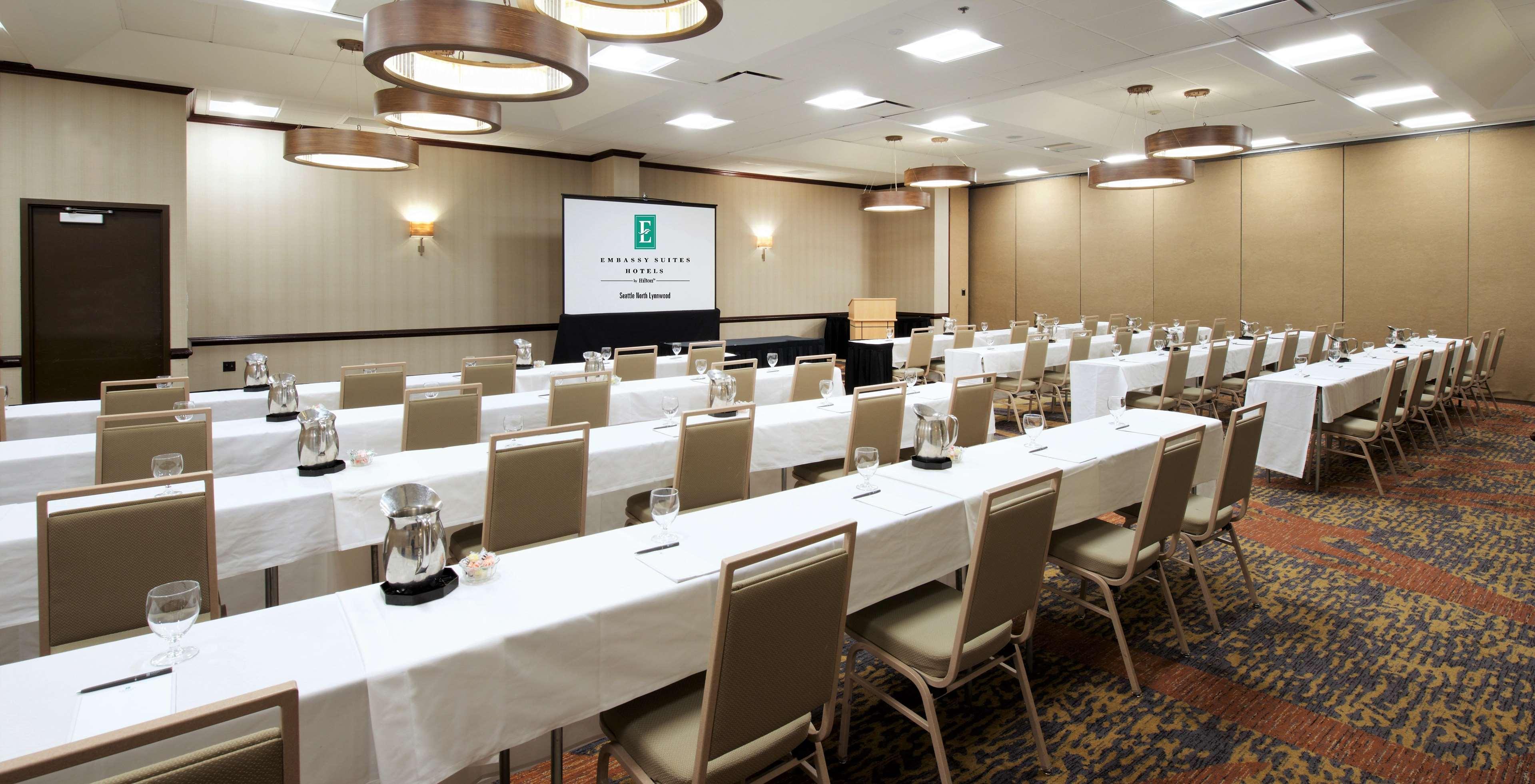 Embassy Suites By Hilton Seattle North Лінвуд Екстер'єр фото
