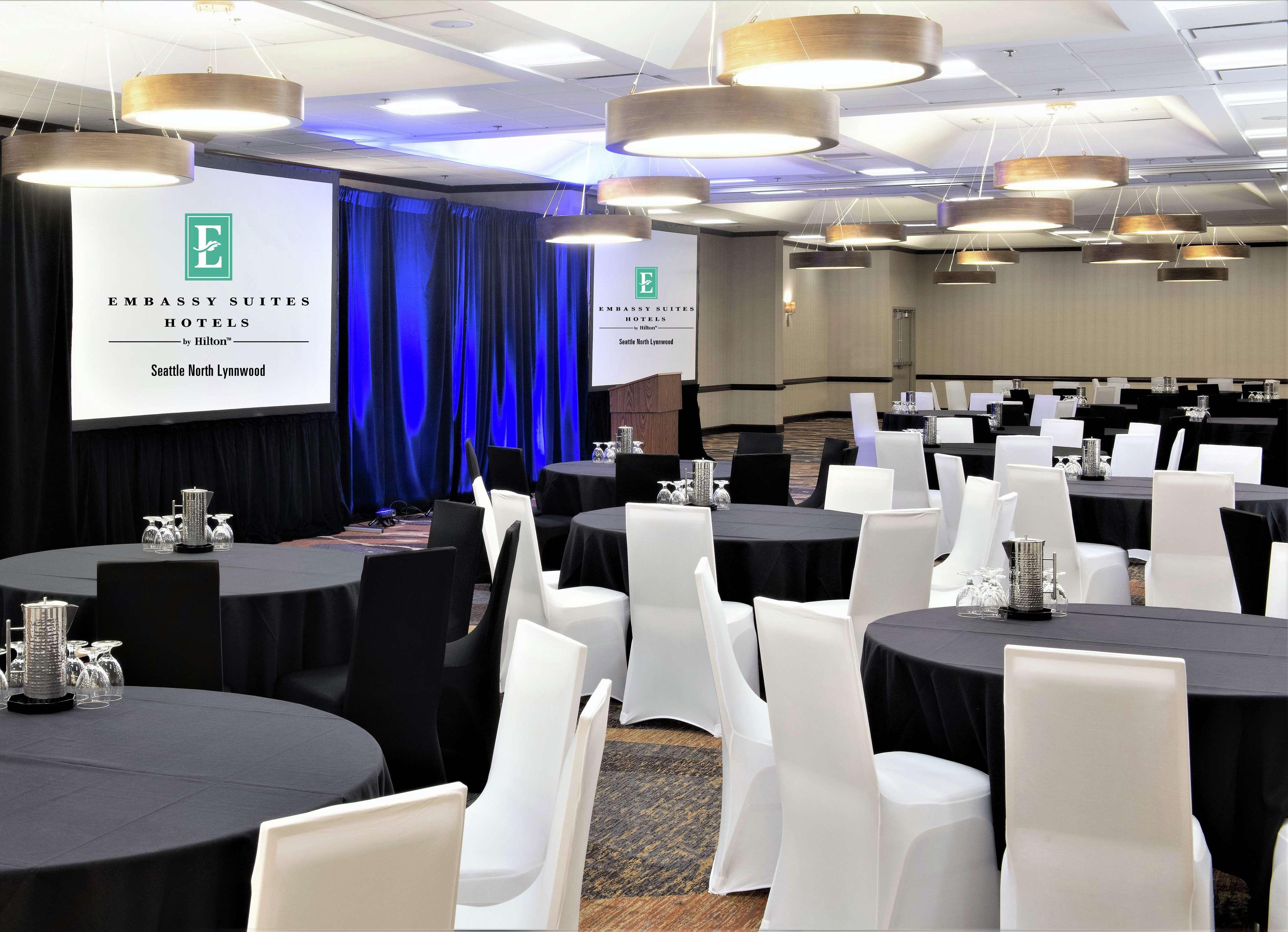 Embassy Suites By Hilton Seattle North Лінвуд Екстер'єр фото